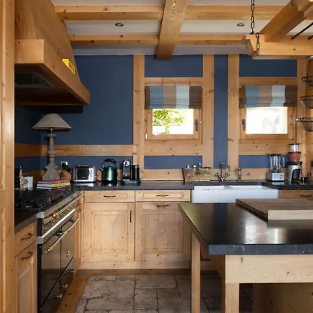 Jenna - By Emerald בקתה וורבייה