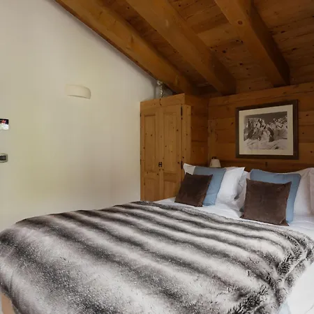 Jenna - By Emerald וורבייה