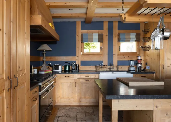 Jenna - By Emerald בקתה וורבייה